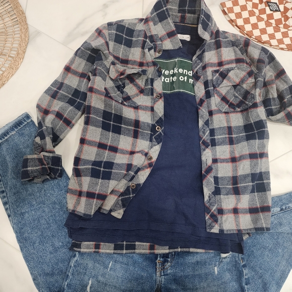 Boys size 8-10, [art class ] gray,blue long sleeve plaid button up flannel shirt - Picture 10 of 16